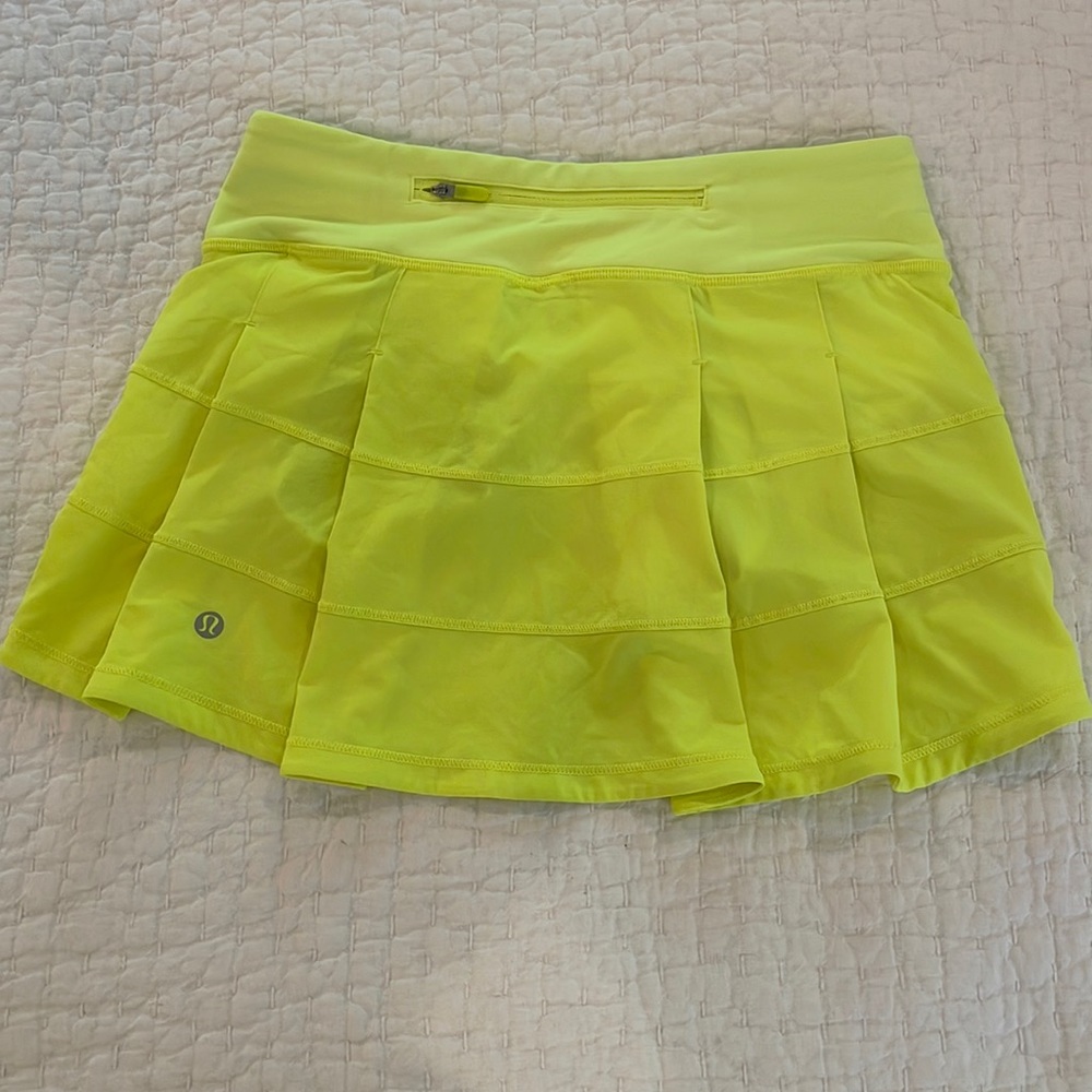 Lululemon size 2 Pace Rival mid-rise Skirt